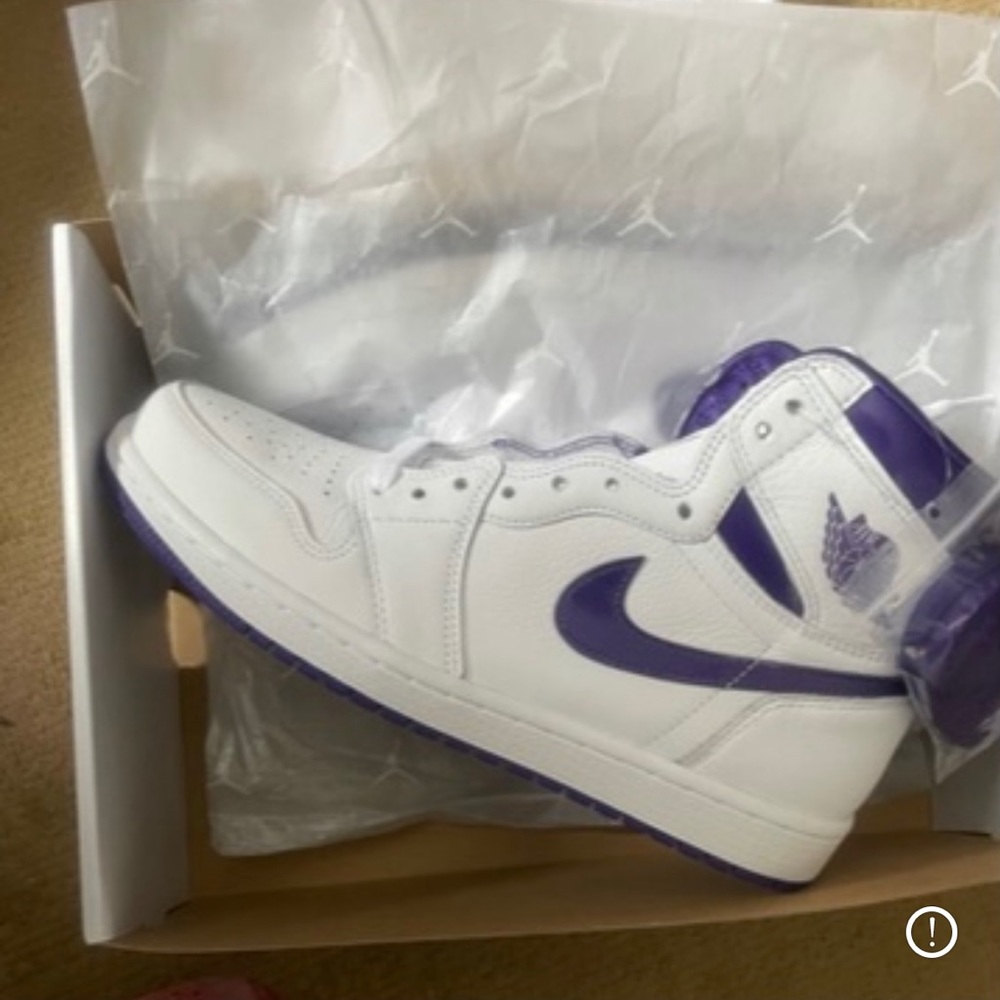 COPY - JORDAN 1 OG RETRO HIGH 9.5 White and Purple